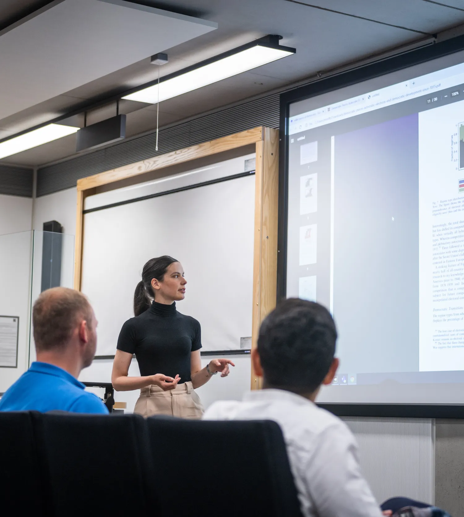 Image of a teacher giving a lesson