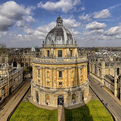 Oxford top in politics in UK league table of universities